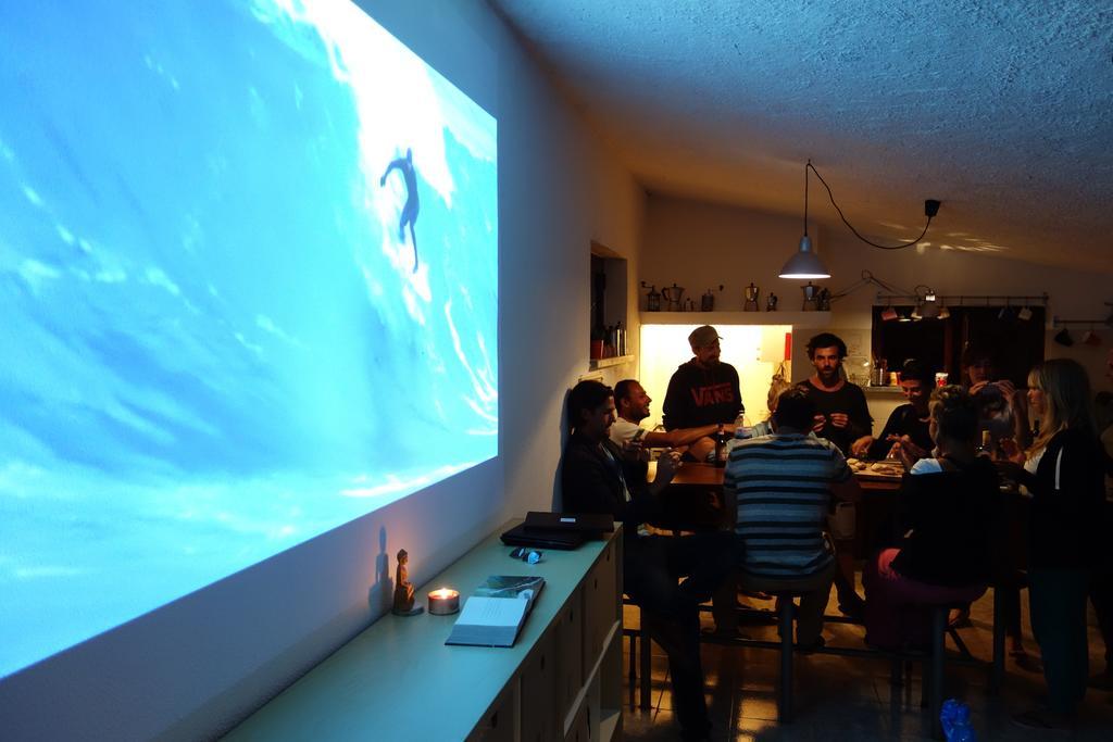 Moka Surfhouse Hostel Ericeira Buitenkant foto