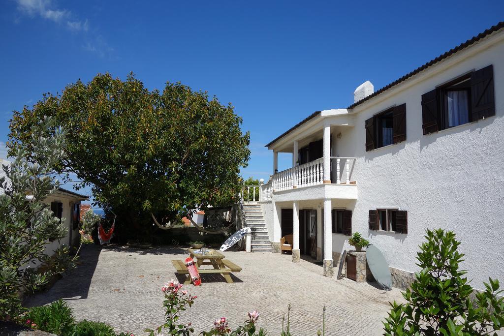 Moka Surfhouse Hostel Ericeira Buitenkant foto