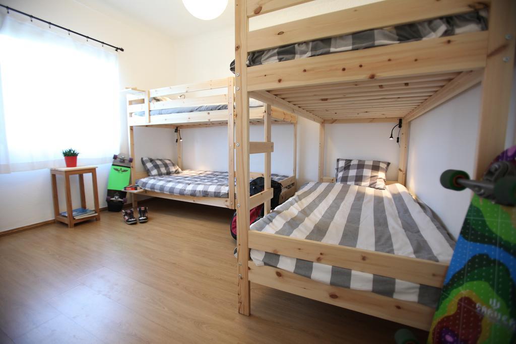 Moka Surfhouse Hostel Ericeira Kamer foto