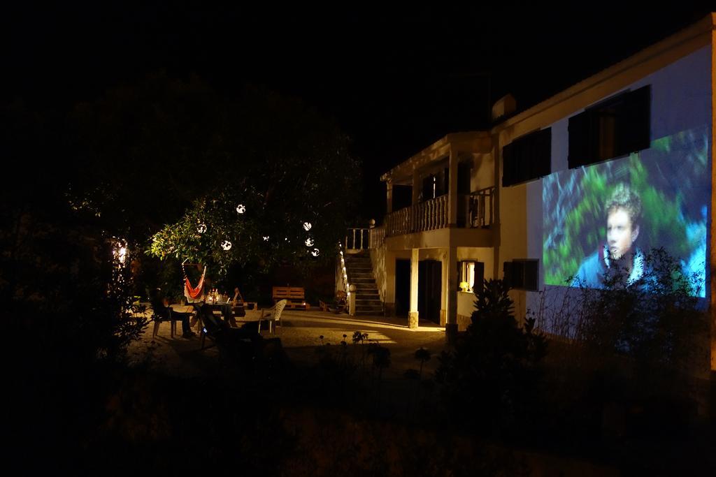 Moka Surfhouse Hostel Ericeira Buitenkant foto