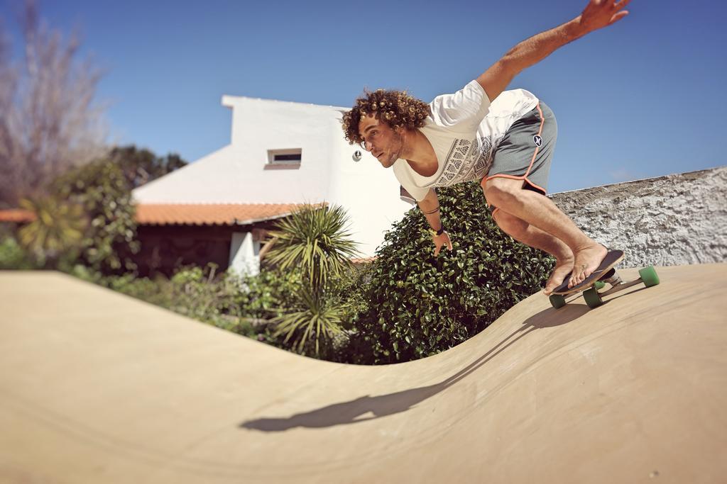 Moka Surfhouse Hostel Ericeira Buitenkant foto